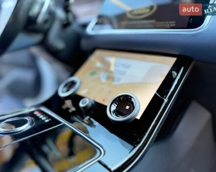 Белый Ленд Ровер Рендж Ровер Велар, объемом двигателя 2 л и пробегом 134 тыс. км за 29999 $, фото 86 на Automoto.ua