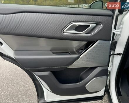 Белый Ленд Ровер Рендж Ровер Велар, объемом двигателя 3 л и пробегом 93 тыс. км за 33000 $, фото 15 на Automoto.ua