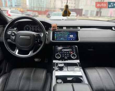Белый Ленд Ровер Рендж Ровер Велар, объемом двигателя 2 л и пробегом 92 тыс. км за 35300 $, фото 6 на Automoto.ua