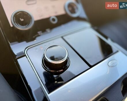 Белый Ленд Ровер Рендж Ровер Велар, объемом двигателя 2 л и пробегом 134 тыс. км за 29999 $, фото 96 на Automoto.ua