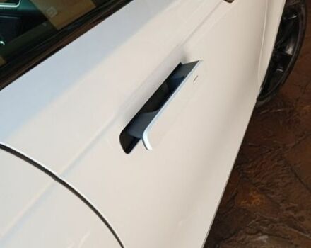 Белый Ленд Ровер Рендж Ровер Велар, объемом двигателя 2 л и пробегом 109 тыс. км за 31000 $, фото 45 на Automoto.ua