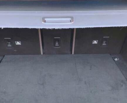 Белый Ленд Ровер Рендж Ровер Велар, объемом двигателя 3 л и пробегом 33 тыс. км за 42300 $, фото 32 на Automoto.ua