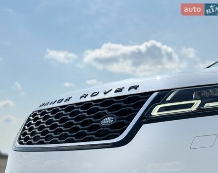 Білий Ленд Ровер Рендж Ровер Велар, об'ємом двигуна 2 л та пробігом 134 тис. км за 28999 $, фото 32 на Automoto.ua