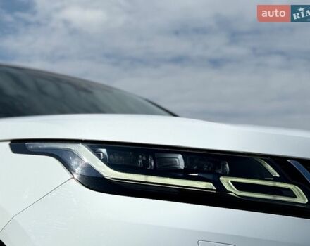 Білий Ленд Ровер Рендж Ровер Велар, об'ємом двигуна 2 л та пробігом 134 тис. км за 28999 $, фото 34 на Automoto.ua