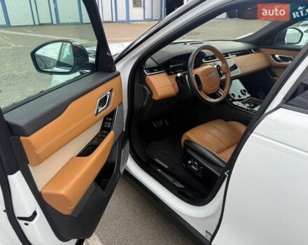 Білий Ленд Ровер Рендж Ровер Велар, об'ємом двигуна 2 л та пробігом 152 тис. км за 32900 $, фото 27 на Automoto.ua