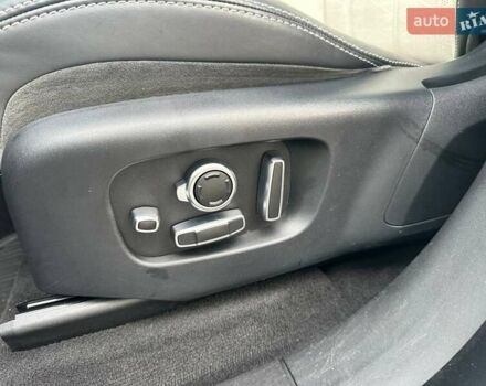 Белый Ленд Ровер Рендж Ровер Велар, объемом двигателя 2.99 л и пробегом 106 тыс. км за 43900 $, фото 14 на Automoto.ua