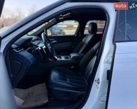 Белый Ленд Ровер Рендж Ровер Велар, объемом двигателя 2 л и пробегом 134 тыс. км за 29999 $, фото 62 на Automoto.ua