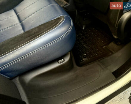 Белый Ленд Ровер Рендж Ровер Велар, объемом двигателя 2 л и пробегом 134 тыс. км за 33999 $, фото 66 на Automoto.ua