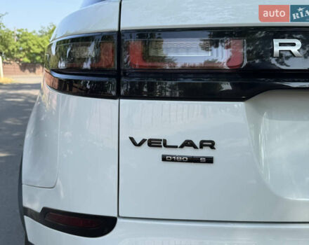 Белый Ленд Ровер Рендж Ровер Велар, объемом двигателя 2 л и пробегом 127 тыс. км за 29900 $, фото 20 на Automoto.ua