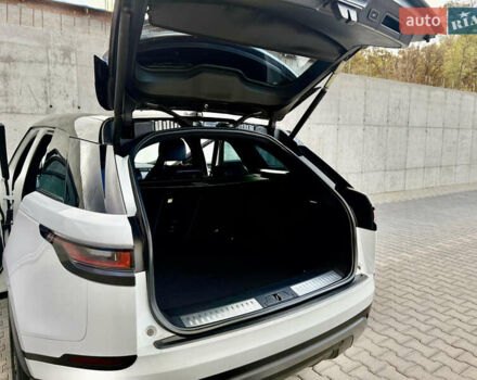 Белый Ленд Ровер Рендж Ровер Велар, объемом двигателя 2 л и пробегом 134 тыс. км за 33999 $, фото 62 на Automoto.ua