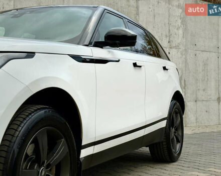 Белый Ленд Ровер Рендж Ровер Велар, объемом двигателя 2 л и пробегом 134 тыс. км за 33999 $, фото 8 на Automoto.ua