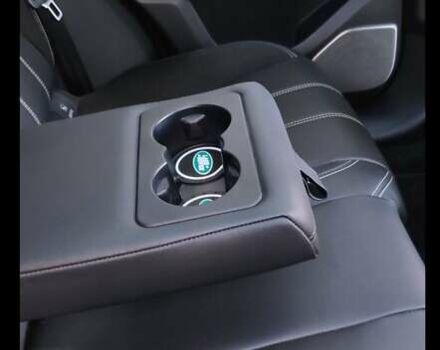 Белый Ленд Ровер Рендж Ровер Велар, объемом двигателя 3 л и пробегом 33 тыс. км за 42300 $, фото 25 на Automoto.ua