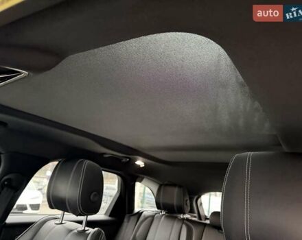 Білий Ленд Ровер Рендж Ровер Велар, об'ємом двигуна 2 л та пробігом 208 тис. км за 29999 $, фото 27 на Automoto.ua