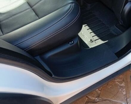 Белый Ленд Ровер Рендж Ровер Велар, объемом двигателя 2 л и пробегом 109 тыс. км за 31000 $, фото 25 на Automoto.ua