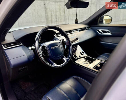 Белый Ленд Ровер Рендж Ровер Велар, объемом двигателя 2 л и пробегом 134 тыс. км за 33999 $, фото 53 на Automoto.ua