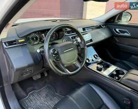 Белый Ленд Ровер Рендж Ровер Велар, объемом двигателя 2 л и пробегом 90 тыс. км за 33900 $, фото 13 на Automoto.ua