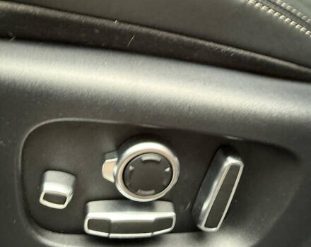 Белый Ленд Ровер Рендж Ровер Велар, объемом двигателя 2 л и пробегом 87 тыс. км за 33300 $, фото 35 на Automoto.ua