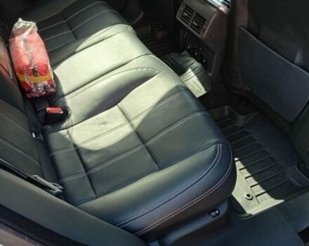 Белый Ленд Ровер Рендж Ровер Велар, объемом двигателя 2 л и пробегом 109 тыс. км за 31000 $, фото 62 на Automoto.ua