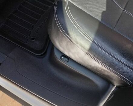 Белый Ленд Ровер Рендж Ровер Велар, объемом двигателя 2 л и пробегом 109 тыс. км за 31000 $, фото 110 на Automoto.ua