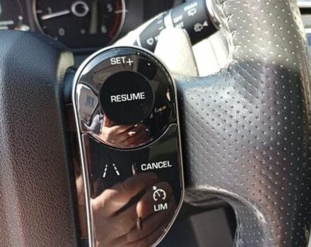 Белый Ленд Ровер Рендж Ровер Велар, объемом двигателя 2 л и пробегом 109 тыс. км за 31000 $, фото 15 на Automoto.ua