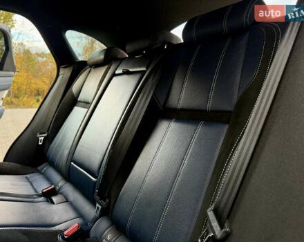 Белый Ленд Ровер Рендж Ровер Велар, объемом двигателя 2 л и пробегом 134 тыс. км за 33999 $, фото 60 на Automoto.ua