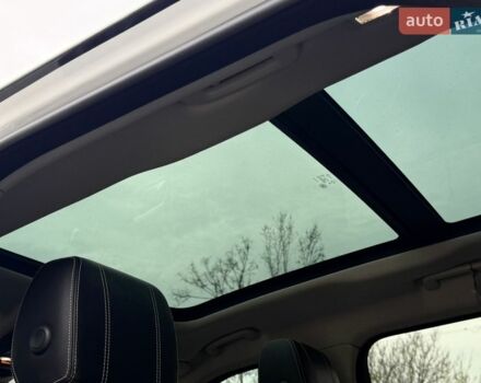 Білий Ленд Ровер Рендж Ровер Велар, об'ємом двигуна 2 л та пробігом 110 тис. км за 38500 $, фото 43 на Automoto.ua