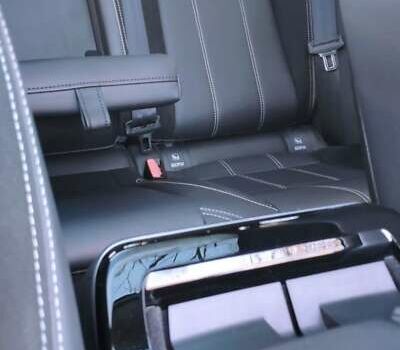 Белый Ленд Ровер Рендж Ровер Велар, объемом двигателя 3 л и пробегом 33 тыс. км за 42300 $, фото 26 на Automoto.ua