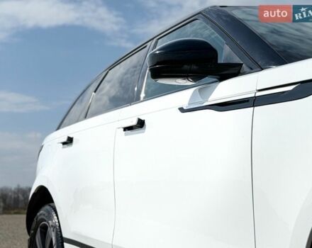 Білий Ленд Ровер Рендж Ровер Велар, об'ємом двигуна 2 л та пробігом 134 тис. км за 28999 $, фото 35 на Automoto.ua