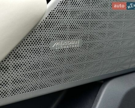 Белый Ленд Ровер Рендж Ровер Велар, объемом двигателя 2.99 л и пробегом 106 тыс. км за 39900 $, фото 38 на Automoto.ua