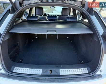 Белый Ленд Ровер Рендж Ровер Велар, объемом двигателя 2 л и пробегом 134 тыс. км за 29999 $, фото 72 на Automoto.ua