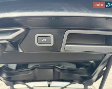 Белый Ленд Ровер Рендж Ровер Велар, объемом двигателя 3 л и пробегом 93 тыс. км за 33000 $, фото 29 на Automoto.ua