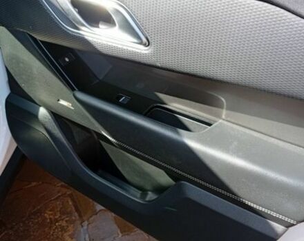 Белый Ленд Ровер Рендж Ровер Велар, объемом двигателя 2 л и пробегом 109 тыс. км за 31000 $, фото 106 на Automoto.ua