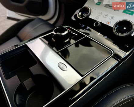 Белый Ленд Ровер Рендж Ровер Велар, объемом двигателя 2 л и пробегом 134 тыс. км за 33999 $, фото 82 на Automoto.ua