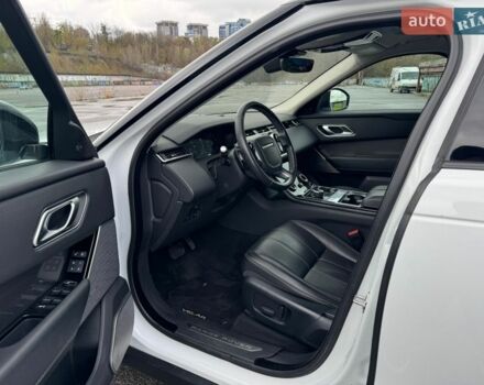 Белый Ленд Ровер Рендж Ровер Велар, объемом двигателя 3 л и пробегом 93 тыс. км за 33000 $, фото 10 на Automoto.ua