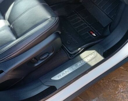 Белый Ленд Ровер Рендж Ровер Велар, объемом двигателя 2 л и пробегом 109 тыс. км за 31000 $, фото 94 на Automoto.ua