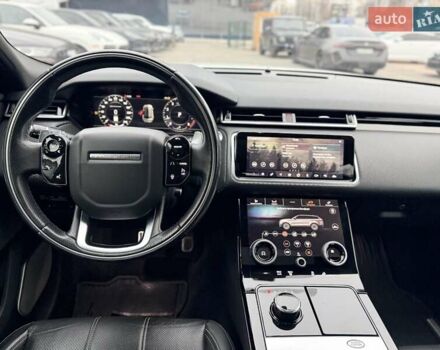 Білий Ленд Ровер Рендж Ровер Велар, об'ємом двигуна 2 л та пробігом 208 тис. км за 29999 $, фото 23 на Automoto.ua