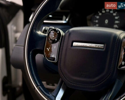 Белый Ленд Ровер Рендж Ровер Велар, объемом двигателя 2 л и пробегом 134 тыс. км за 33999 $, фото 70 на Automoto.ua