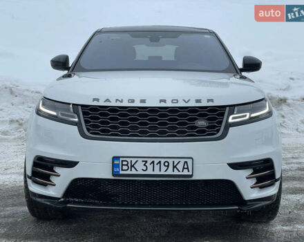 Белый Ленд Ровер Рендж Ровер Велар, объемом двигателя 2 л и пробегом 155 тыс. км за 29500 $, фото 4 на Automoto.ua