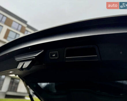 Белый Ленд Ровер Рендж Ровер Велар, объемом двигателя 2 л и пробегом 130 тыс. км за 32500 $, фото 55 на Automoto.ua