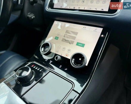 Білий Ленд Ровер Рендж Ровер Велар, об'ємом двигуна 2 л та пробігом 134 тис. км за 29999 $, фото 70 на Automoto.ua