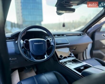 Белый Ленд Ровер Рендж Ровер Велар, объемом двигателя 2 л и пробегом 134 тыс. км за 29999 $, фото 70 на Automoto.ua