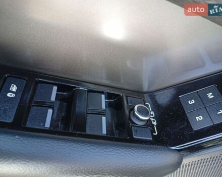 Белый Ленд Ровер Рендж Ровер Велар, объемом двигателя 2 л и пробегом 109 тыс. км за 31000 $, фото 6 на Automoto.ua