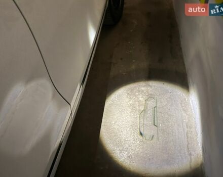 Белый Ленд Ровер Рендж Ровер Велар, объемом двигателя 2 л и пробегом 92 тыс. км за 35300 $, фото 15 на Automoto.ua