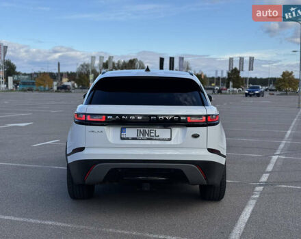 Белый Ленд Ровер Рендж Ровер Велар, объемом двигателя 2 л и пробегом 188 тыс. км за 28700 $, фото 5 на Automoto.ua