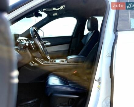 Білий Ленд Ровер Рендж Ровер Велар, об'ємом двигуна 2 л та пробігом 134 тис. км за 28999 $, фото 48 на Automoto.ua