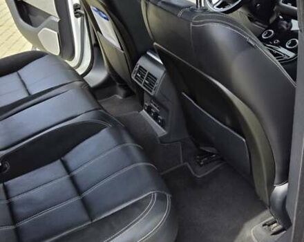 Белый Ленд Ровер Рендж Ровер Велар, объемом двигателя 3 л и пробегом 95 тыс. км за 39500 $, фото 37 на Automoto.ua