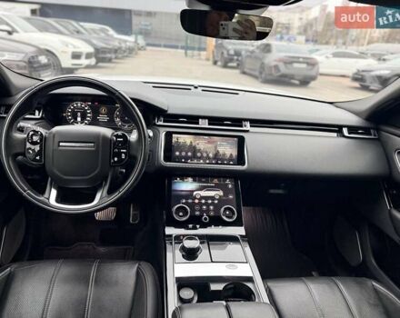 Білий Ленд Ровер Рендж Ровер Велар, об'ємом двигуна 2 л та пробігом 208 тис. км за 29999 $, фото 22 на Automoto.ua