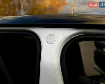 Белый Ленд Ровер Рендж Ровер Велар, объемом двигателя 2 л и пробегом 134 тыс. км за 33999 $, фото 85 на Automoto.ua