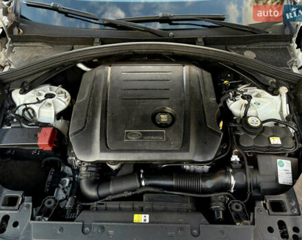 Белый Ленд Ровер Рендж Ровер Велар, объемом двигателя 2 л и пробегом 134 тыс. км за 33999 $, фото 93 на Automoto.ua