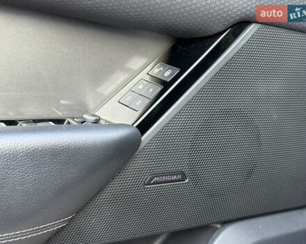 Білий Ленд Ровер Рендж Ровер Велар, об'ємом двигуна 2 л та пробігом 88 тис. км за 35900 $, фото 9 на Automoto.ua